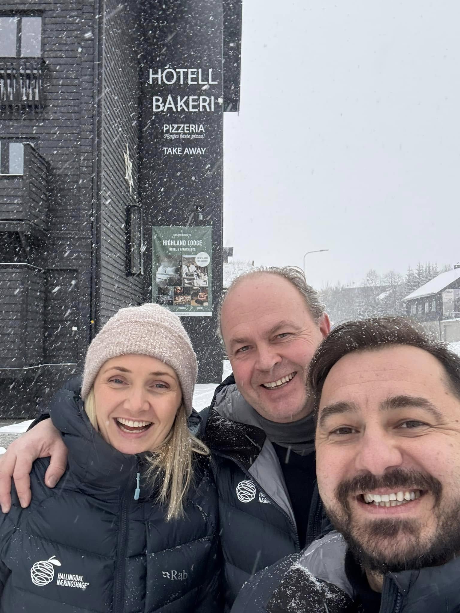 Bilde 3 Birgit Medgard, Tom Roll og Adnan Helja