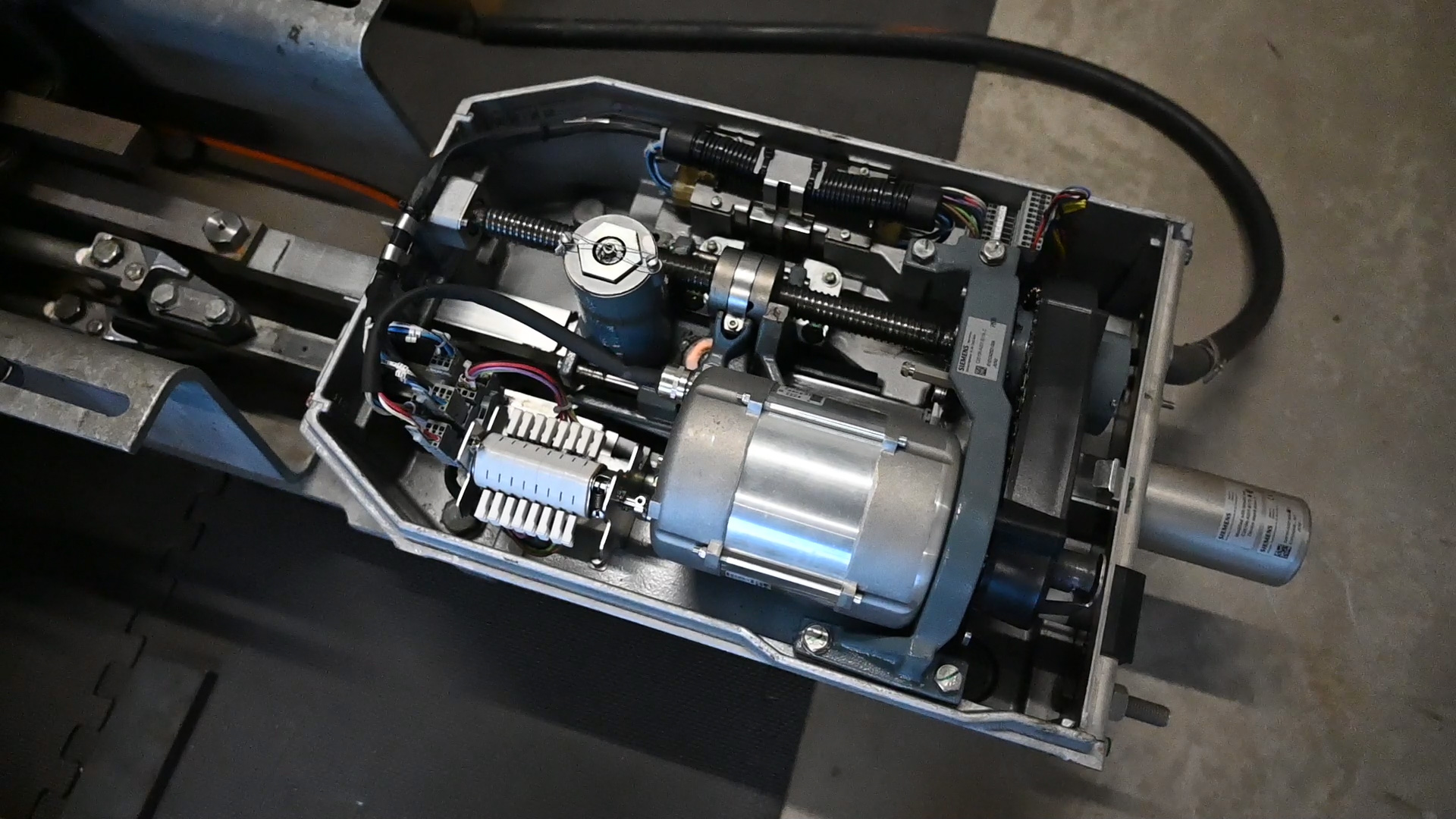 DSC_2304 Innmaten i en sporveksler