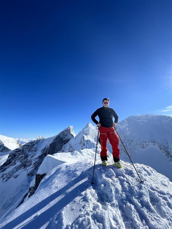 Image (4) Snorre Lunde på topptur en fantastisk vinterdag.